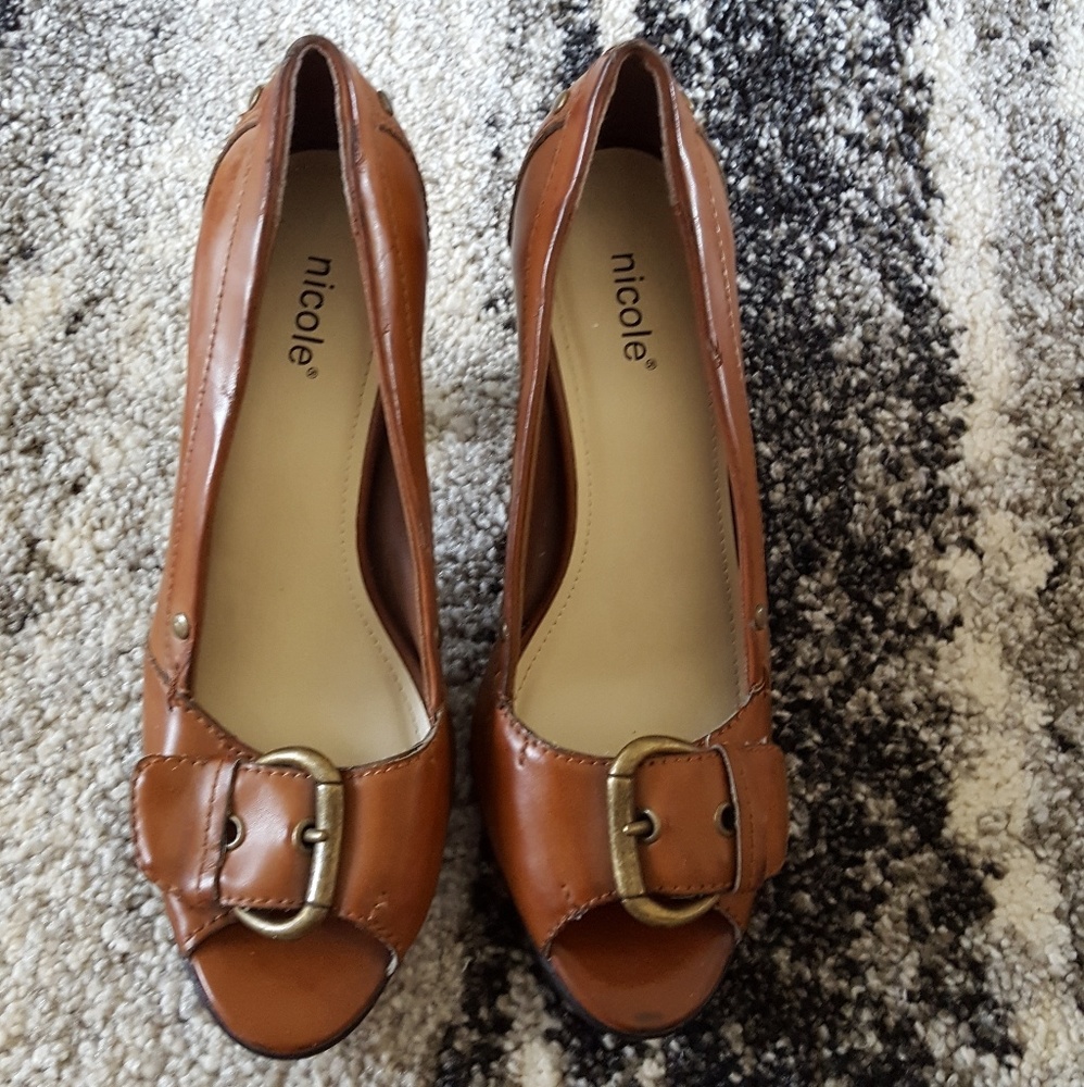 Nicole brown 3 3/4in heels size 7